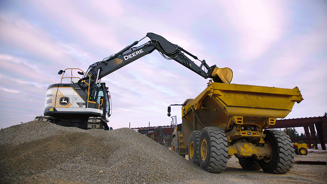 A nova escavadeira elétrica da John Deere, alimentada por uma bateria Kreisel, melhorará a confiabilidade, o desempenho e a segurança no canteiro de obras