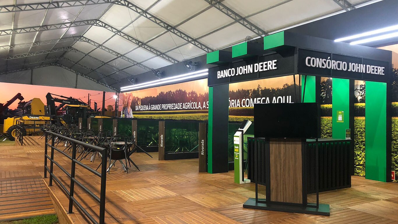 Estande da John Deere na Expodireto