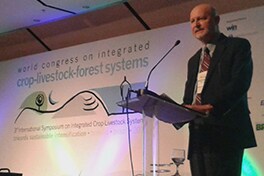 Na terceira revolução agrícola mundial, iLPF e Brasil são protagonistas, diz Paulo Herrmann, da John Deere