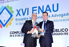 À direita, Walter Regina durante participação no evento.(Foto: Albert Ruy)