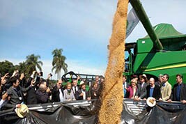 John Deere participa do encerramento oficial da colheita de soja no Brasil