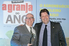 Luiz Rohde recebe prêmio A Granja do Ano