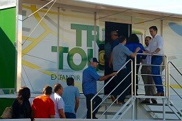 Carreta vai percorrer 125 cidades brasileiras neste ano. (Foto: Divulgação)