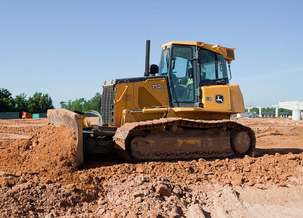 Trator de Esteira 750J-II em operação