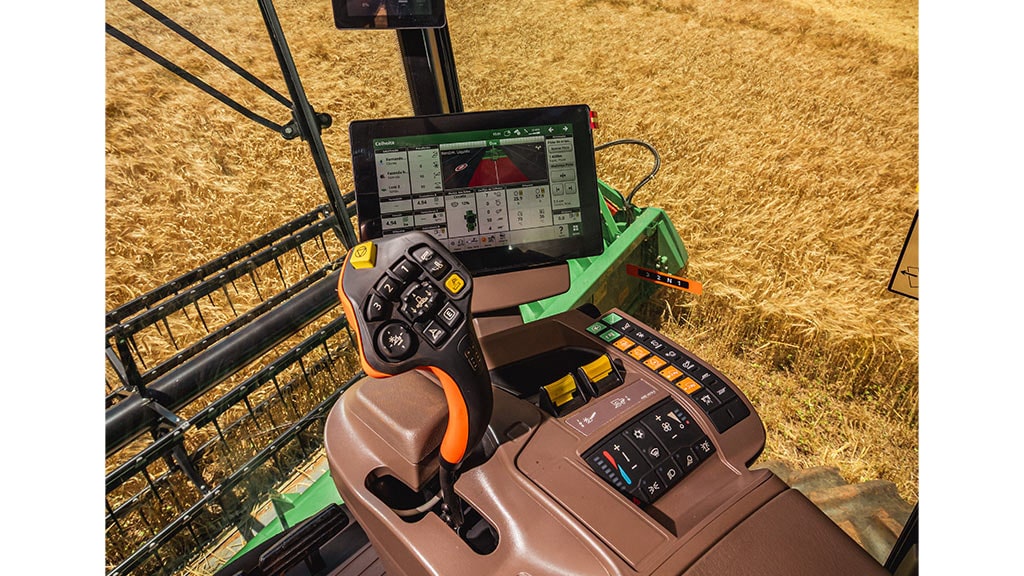 Monitor CommendCenter G5 dentro da cabine.