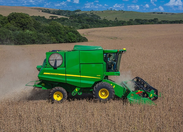 Colheitadeira de Grãos S430 em campo.