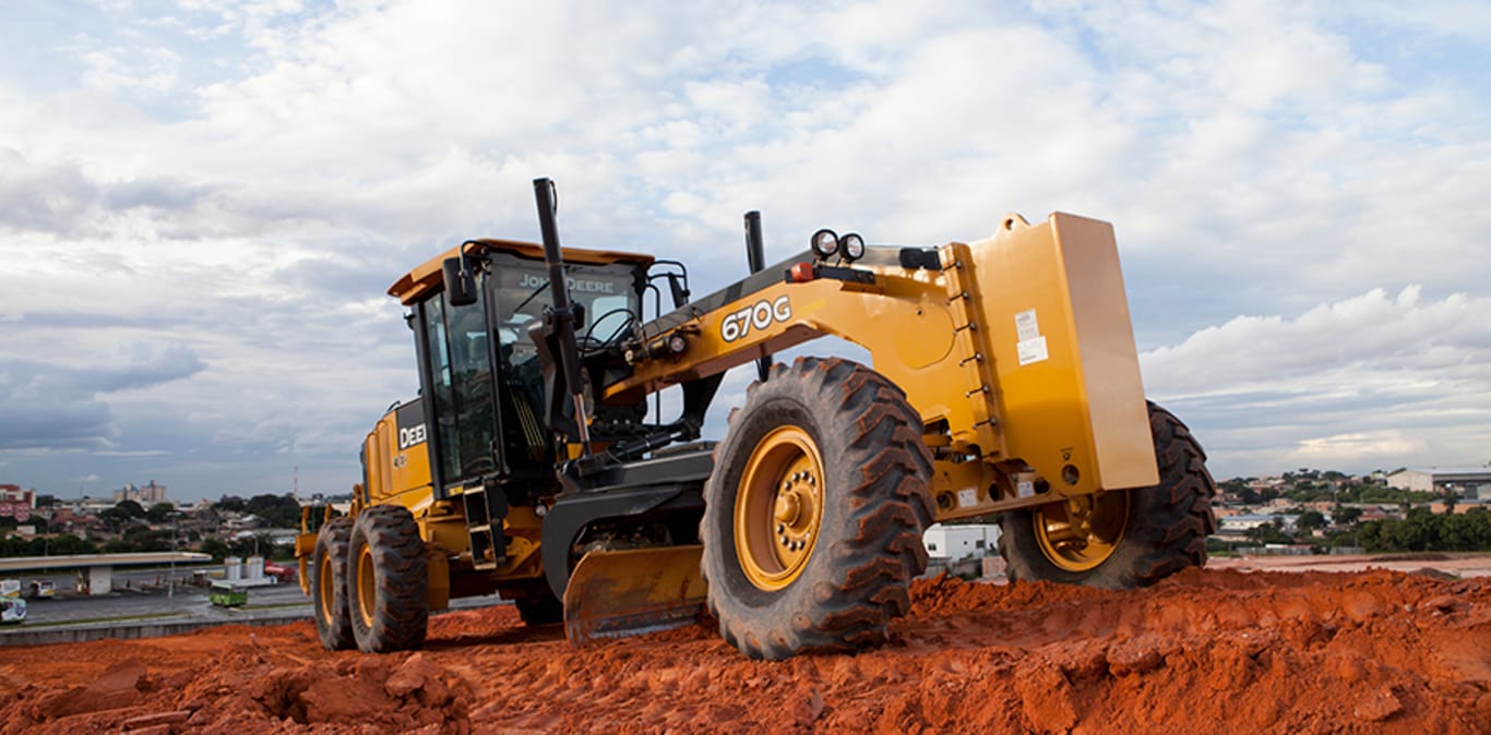 Motoniveladora 670G: Uma motoniveladora sem igual.