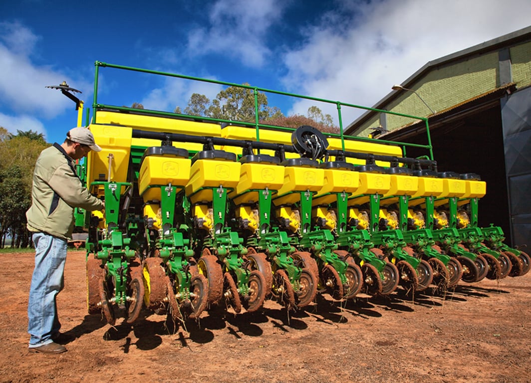 Plantadeira 1111 em campo.