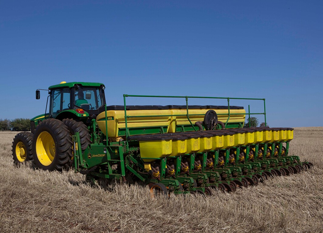 Plantadeira 1113 em campo.