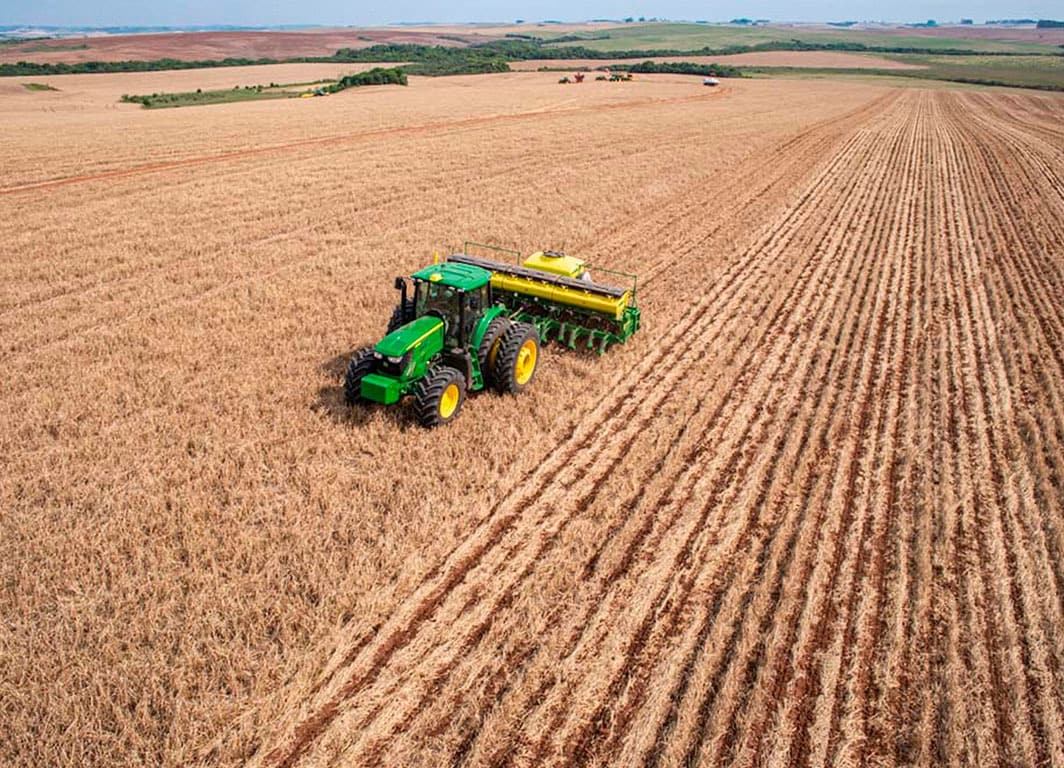 2117 Serie 2100 Plantadeiras John Deere Br Trator tecnológico valtra é produzido com exclusividade na cor rosa para promover conscientização sobre prevenção do câncer de apenas 3% da oferta mundial de soja é certificada, aponta estudo. plantadeiras john deere