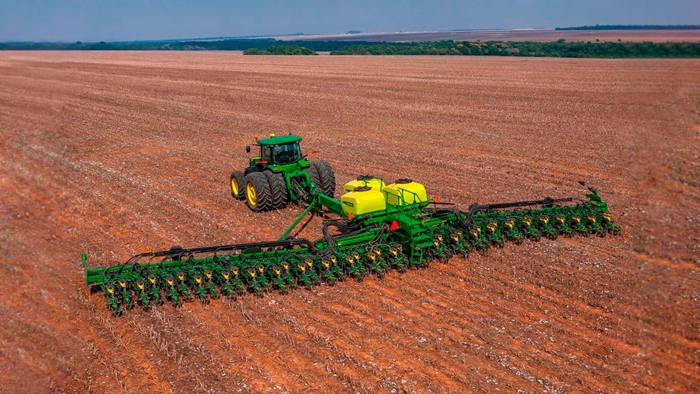 Plantadeira DB 40 MaxEmerge no campo