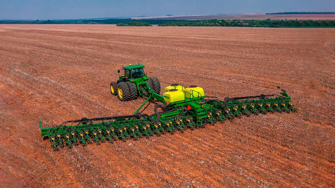 Plantadeira DB 40 MaxEmerge no campo