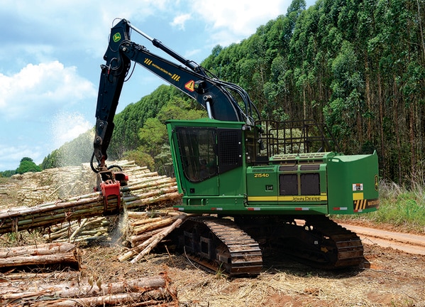 Máquina Florestal 2154D