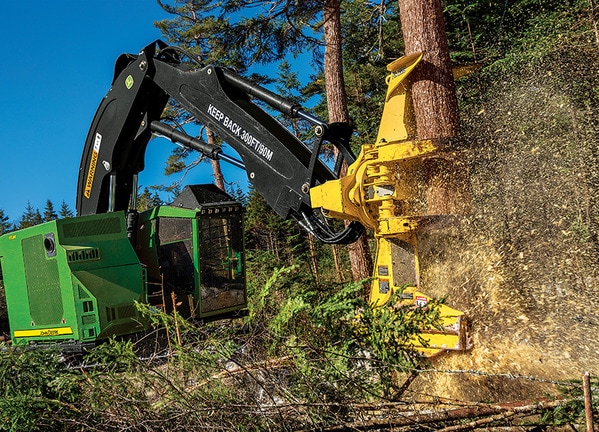 Imagem do Feller Buncher de Esteira 853M em operação.