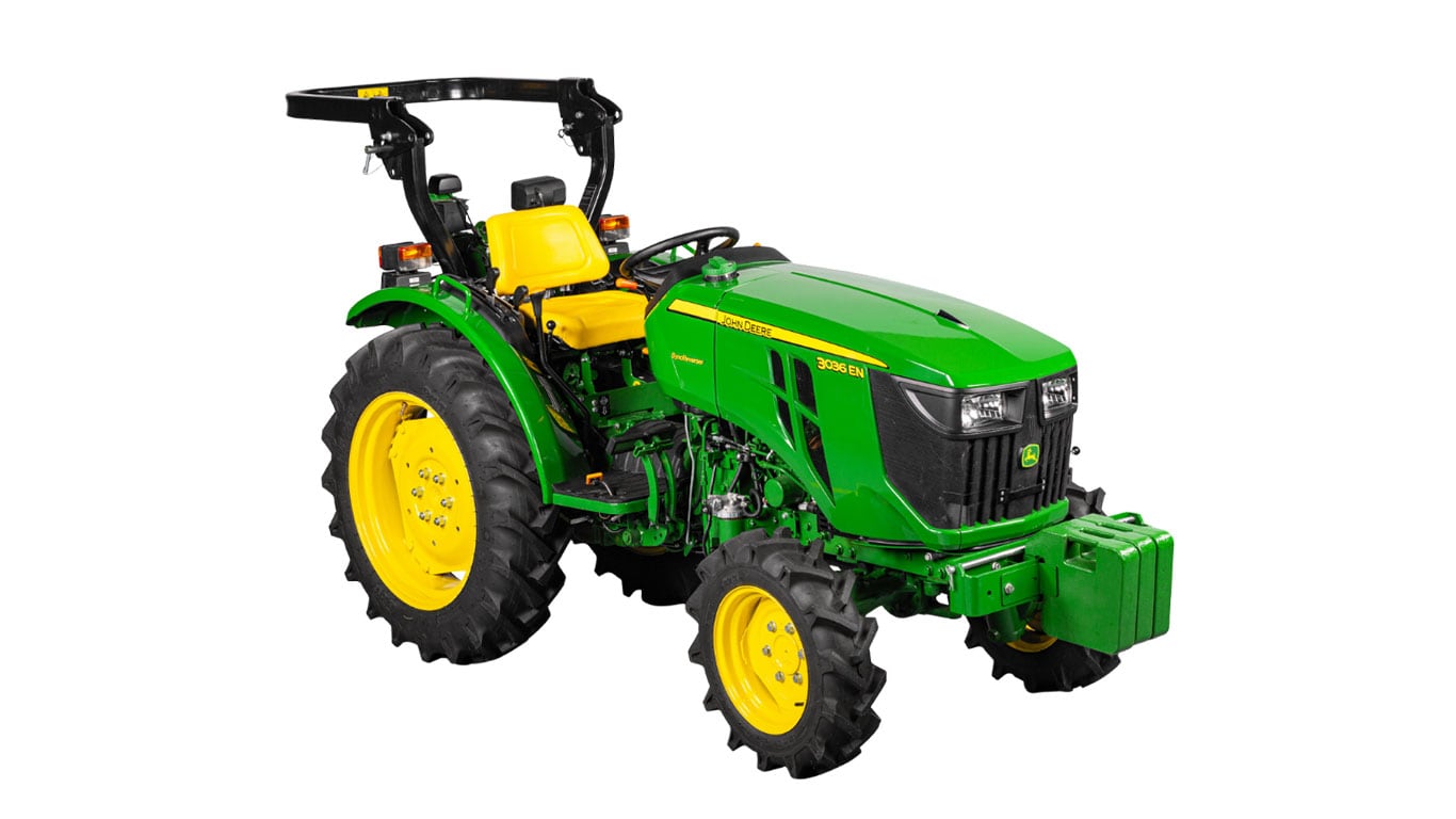 Trator 3036EN no fundo branco.