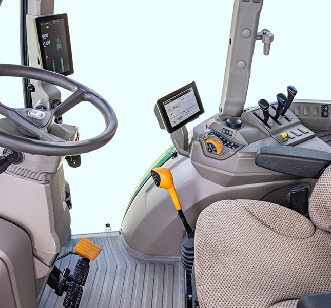 Detalhes da cabine do trator.