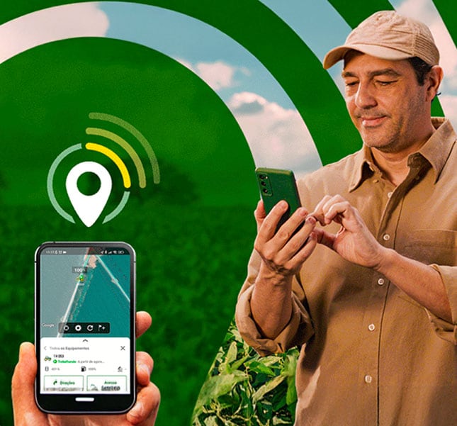 Um homem mexendo no celular ao lado de um celular com a tela do Operations Center aberta.