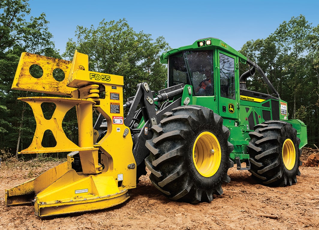 Imagem do Feller Buncher de Pneus 643L em operação.