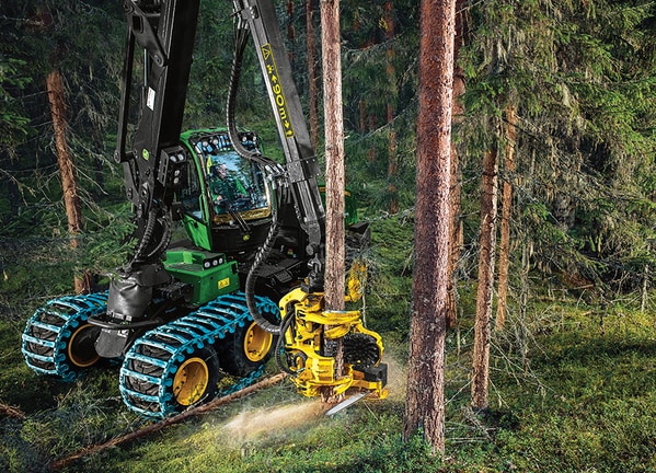 Imagem do Harvester de Pneus 1170E em operação.